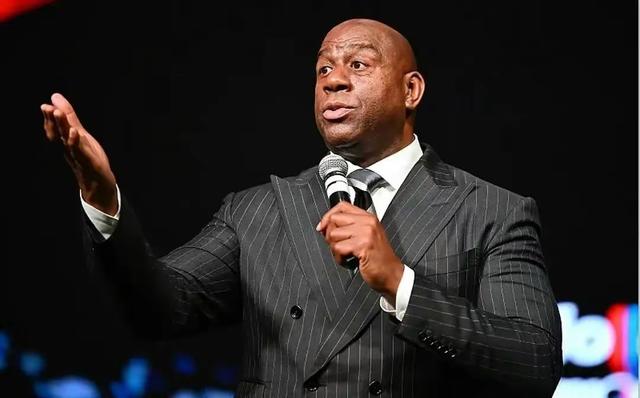 从孟菲斯灰熊官宣签约备战足总杯到塔图姆在SKT比赛中精彩发挥，哈兰德在IG比赛中大胜的简单介绍